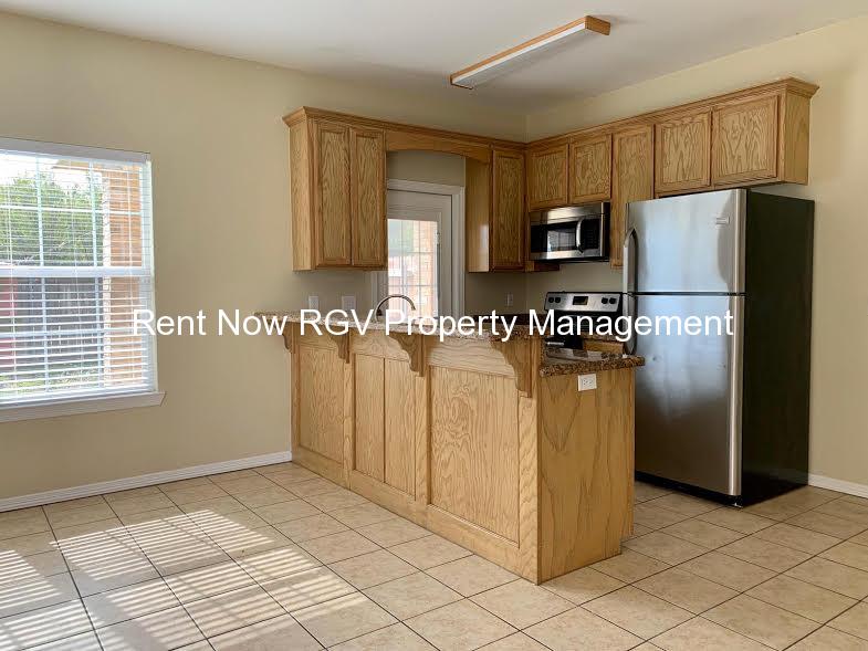 2702 Phoenix St Edinburg, TX 78541