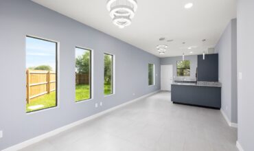 1208 W Harrison Ave Alton, TX 78573