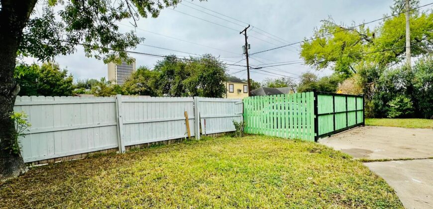 221 S 8th St, McAllen, TX 78501