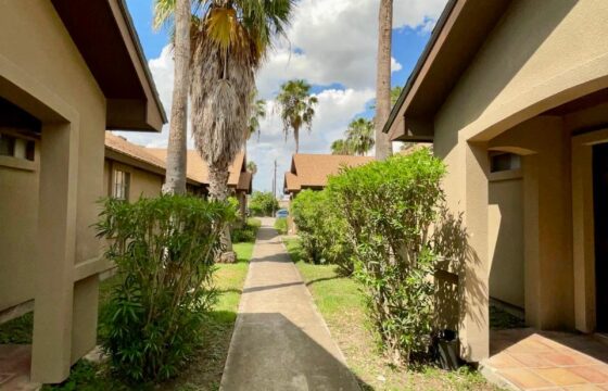 624 S Pleasantview Dr. Weslaco, TX
