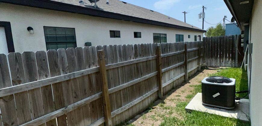 1227 White Oaks Edinburg, TX 78539