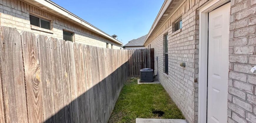 5700 Nightingale Ave, Palmhurst, TX 78573