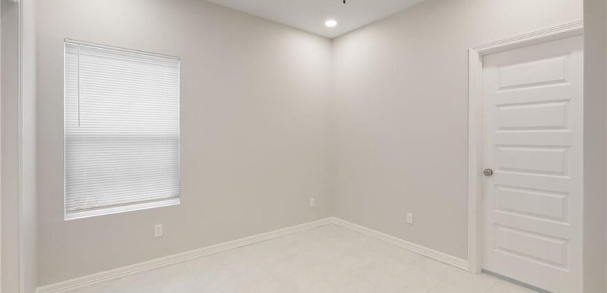 1208 N Aryana Avenue, Edinburg, TX 78541