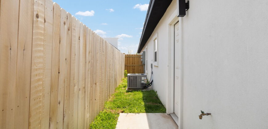 2009 Selena, Mission, Texas 78572