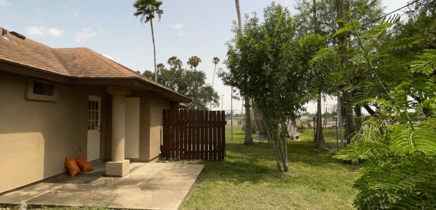624 S Pleasantview Dr. Weslaco, TX