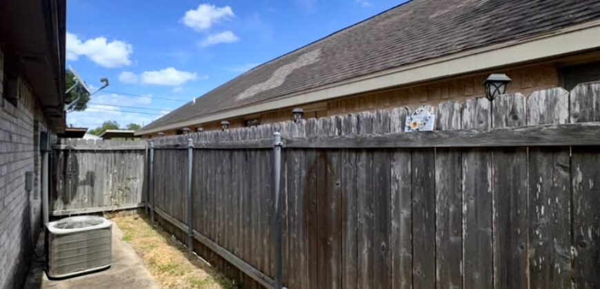 1107 S Palm Dr, Pharr, TX 78577